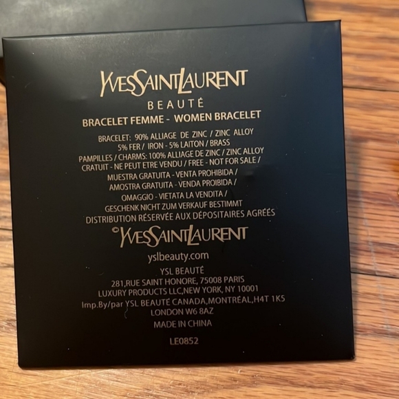 YSL Bundle of two (cosmetic pouch and bracelet) - Picture 9 of 10